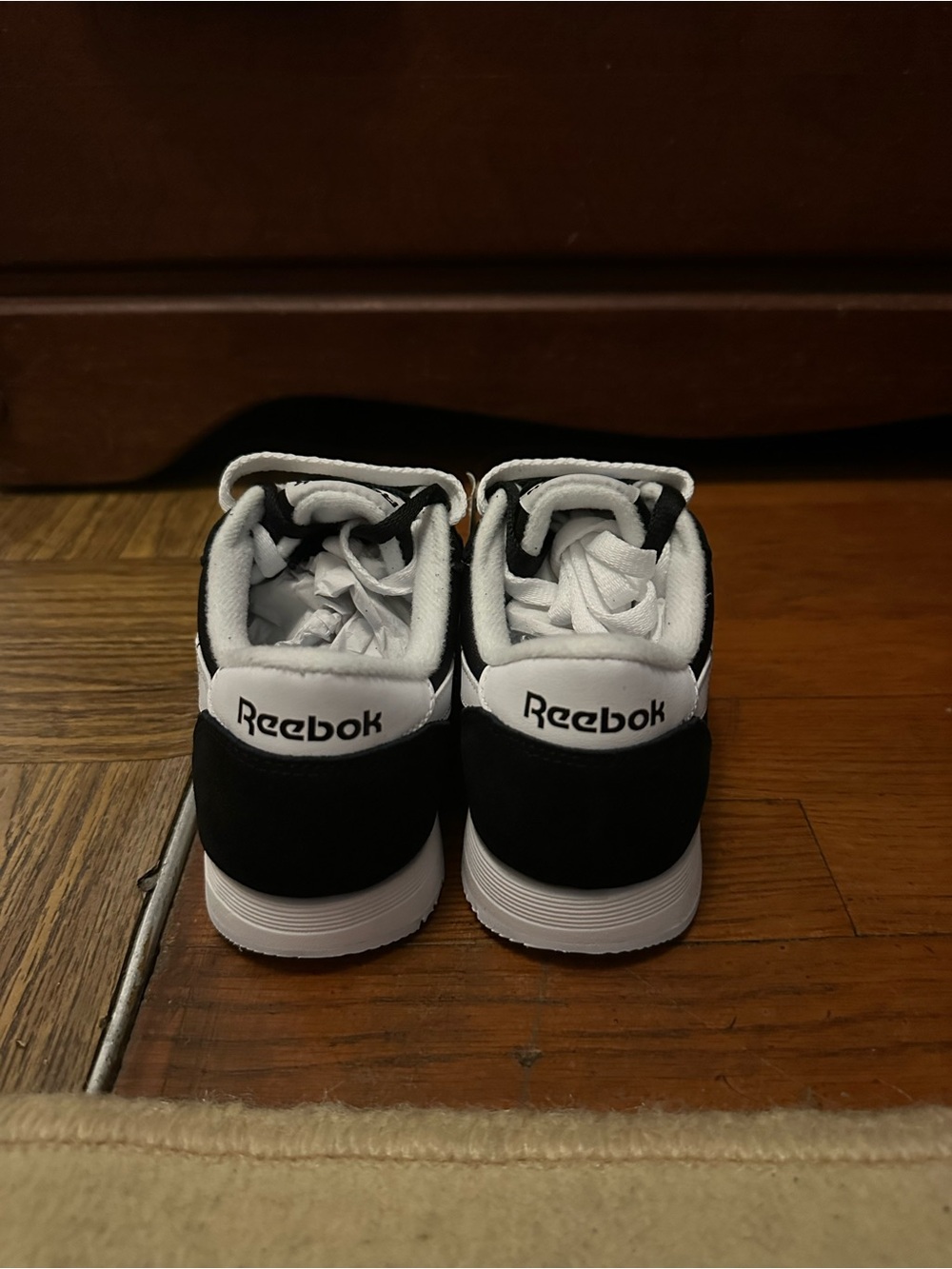 Reebok black classic sneakers NWT and box - Picture 5 of 7